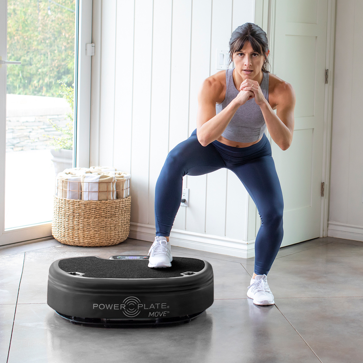 Power Plate Move Matte Black Power Plate Move on täydellinen kompaktin koon ja toiminnallisuuden yhdistelmä värähtelyharjoitteluun.
