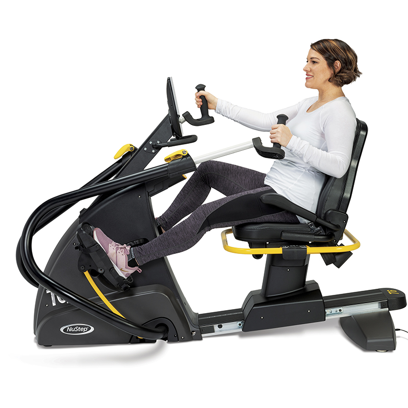 Istuma-asennossa käytettävä Nustep-crosstrainer mahdollistaa koko kehoa aktivoivan harjoittelun matalakuormitteisesti. Tuotekoodi NuStep_T6PRO