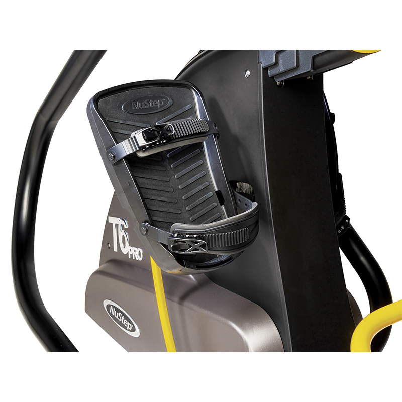 NuStep T6pro_pedals Istuma-asennossa käytettävä Nustep-crosstrainer mahdollistaa koko kehoa aktivoivan harjoittelun matalakuormitteisesti. Tuotekoodi NuStep_T6PRO